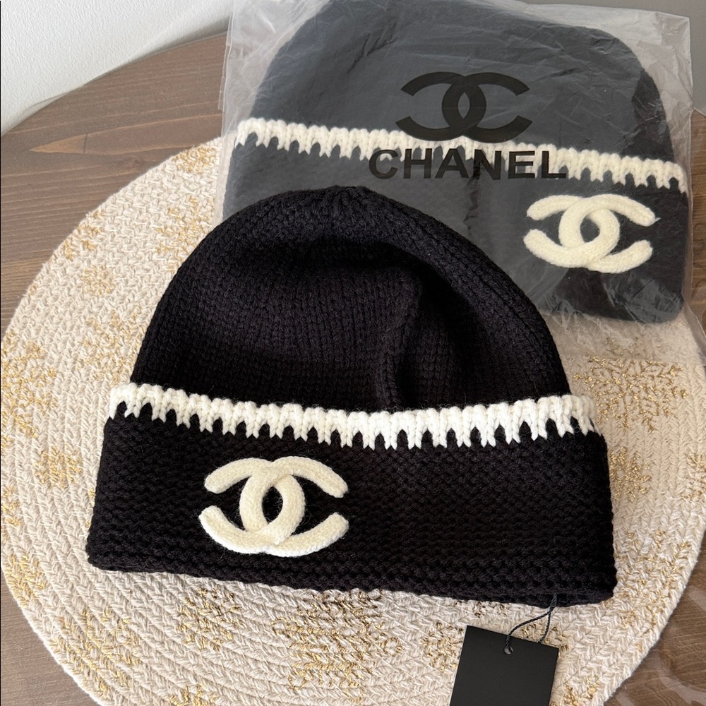 CHANEL Black and Cream Knit Hat